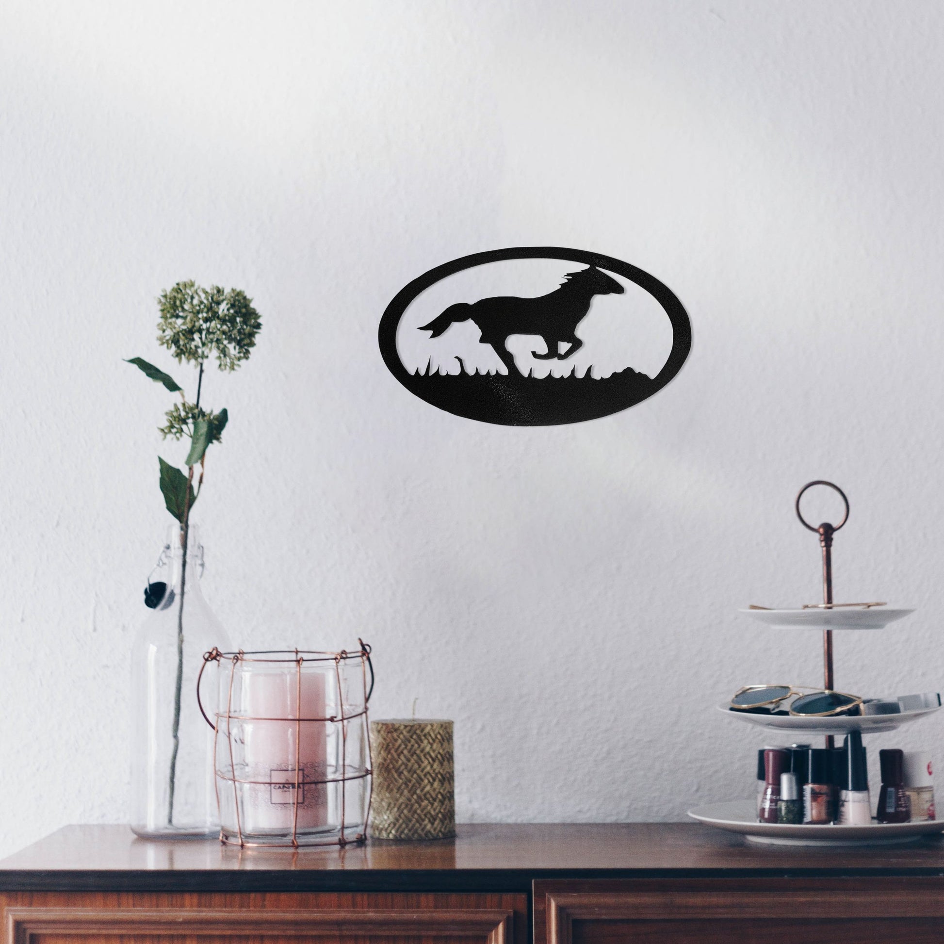 black-horse-oval-over-makeup-table-scaled
