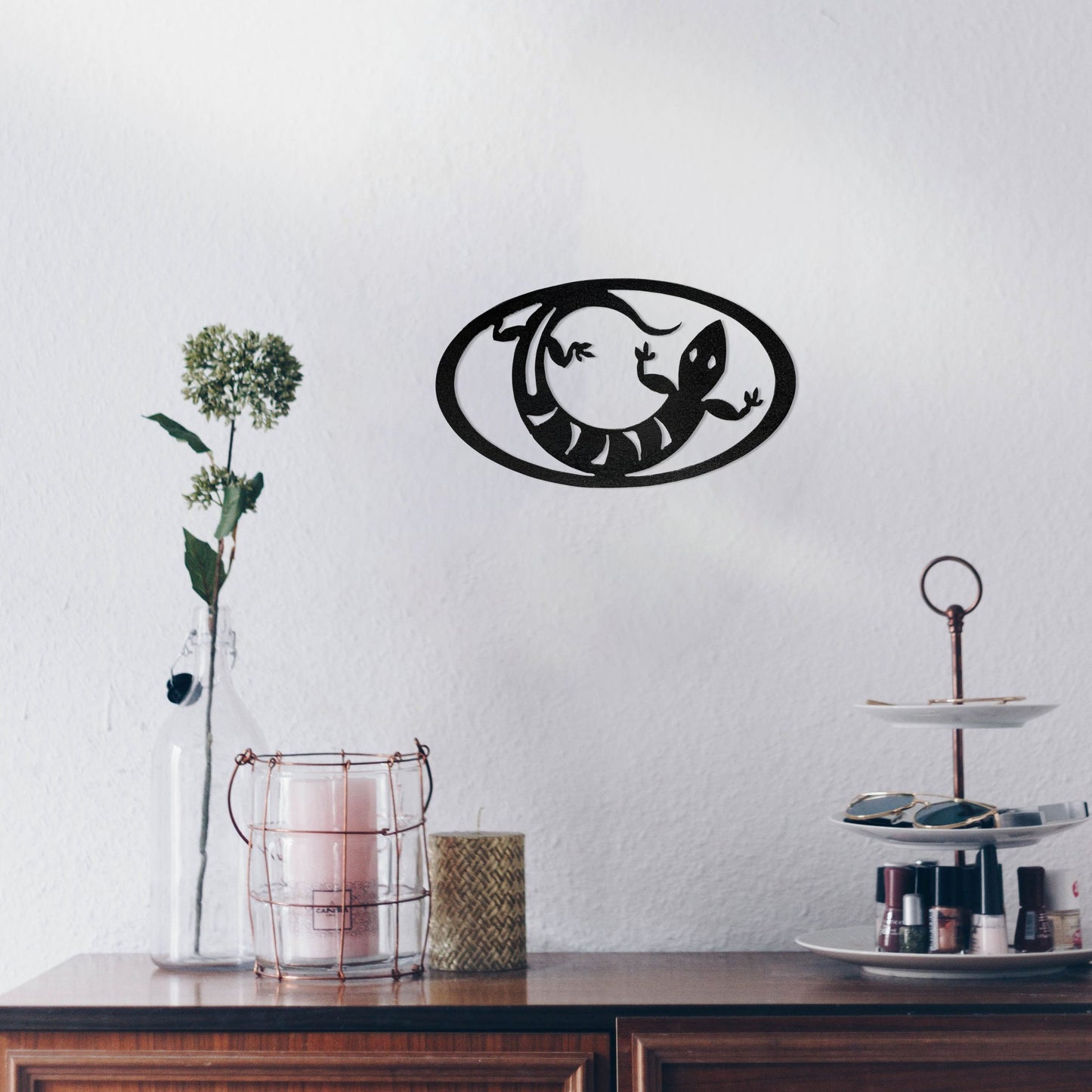 black-lizard-oval-over-makeup-table-scaled